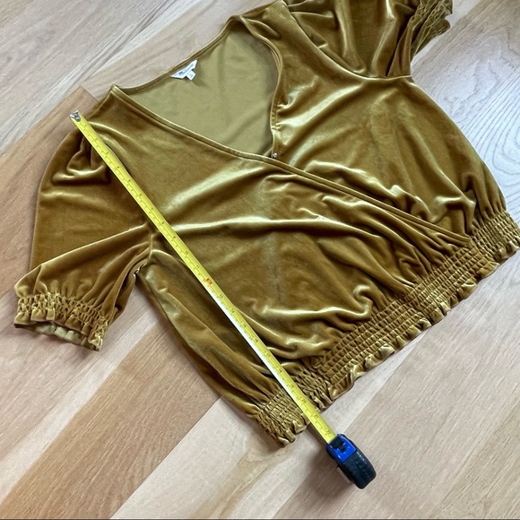 MADEWELL Velvet Smocked Crossover Top NWOT - Picture 6 of 10